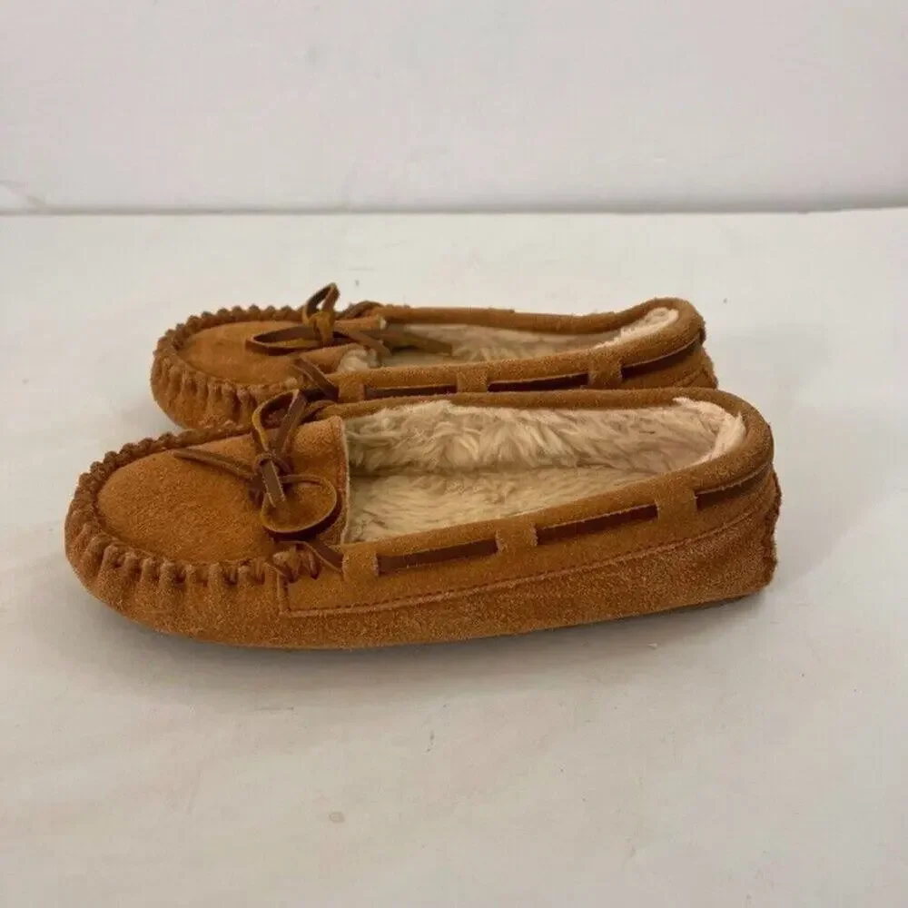 Minnetonka Shoes Moccasins Kids Youth Size 1 Cally Brown Suede Leather Slippers